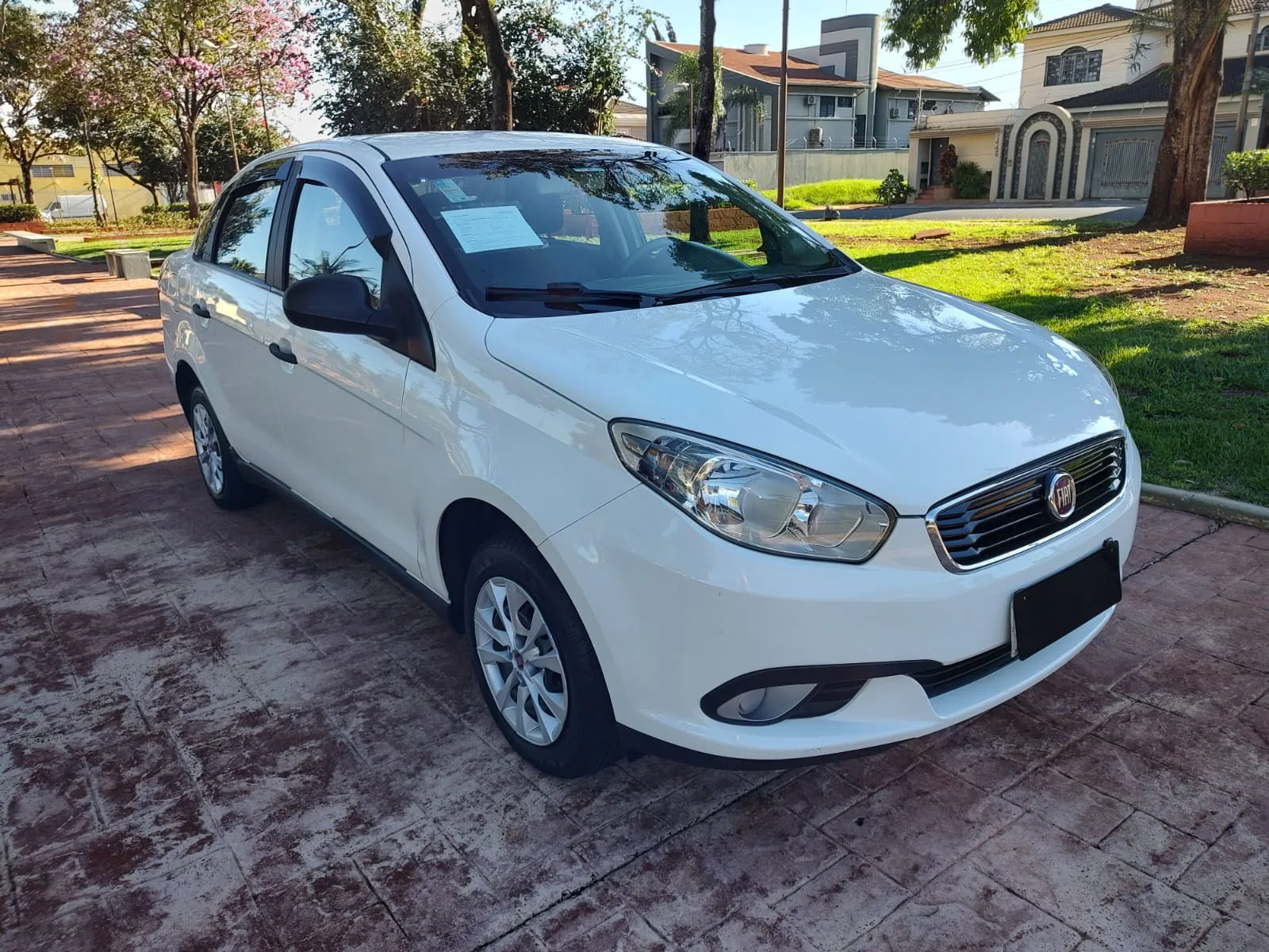 Fiat Grand Siena ATTRACTIVE 1.0 Flex 8V 4p